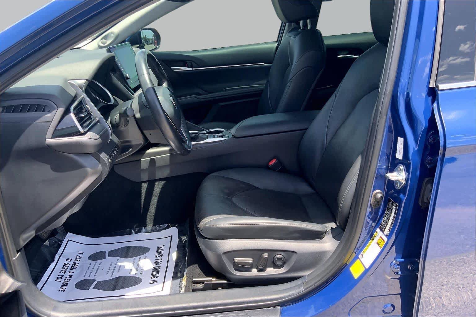 Used 2024 Toyota Camry XLE w/ Navigation Package FWD image 8