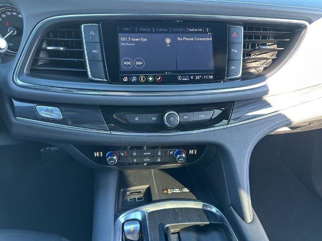 Used 2022 Buick Enclave Essence image 18