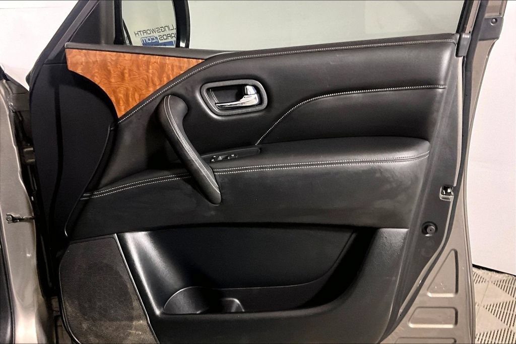 Used 2019 INFINITI QX80 Luxe AWD/4WD image 19