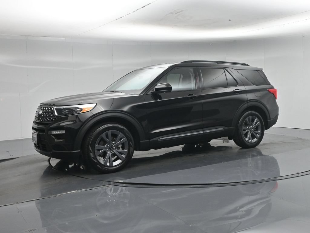 Certified 2023 Ford Explorer XLT w/ Equipment Group 202A RWD image 31