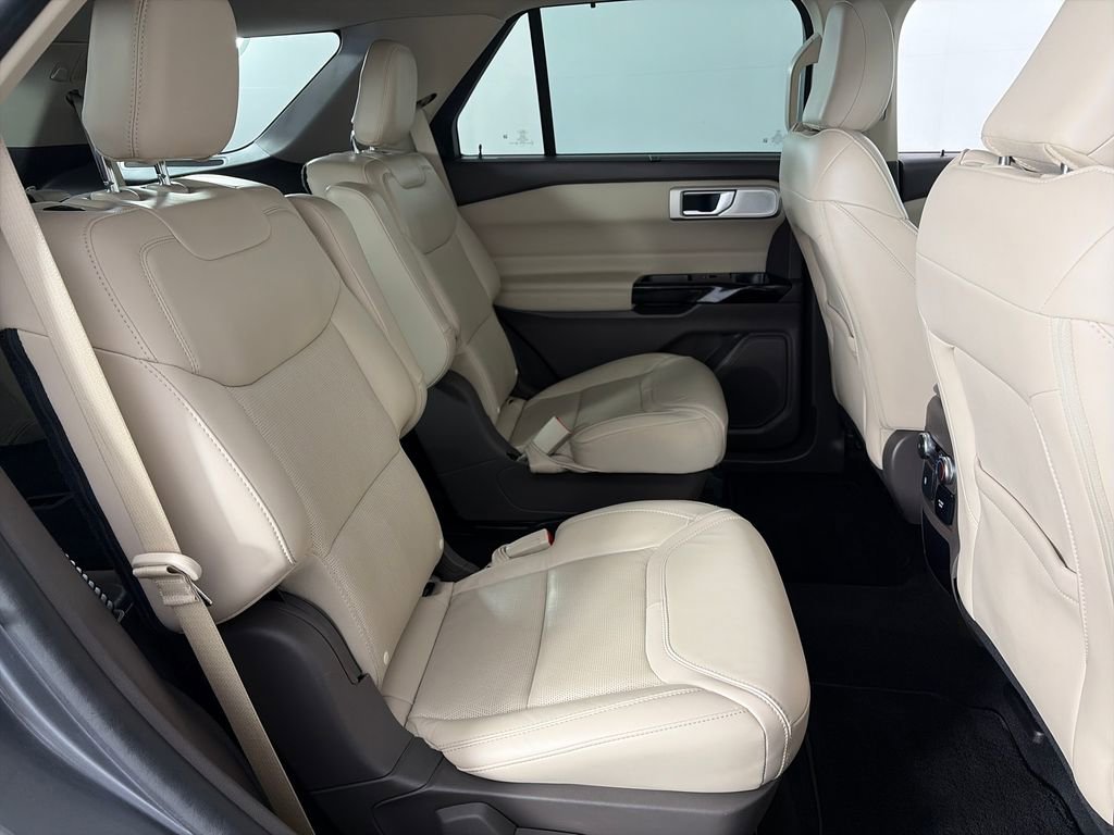 Certified 2021 Ford Explorer Platinum w/ Equipment Group 601A image 29