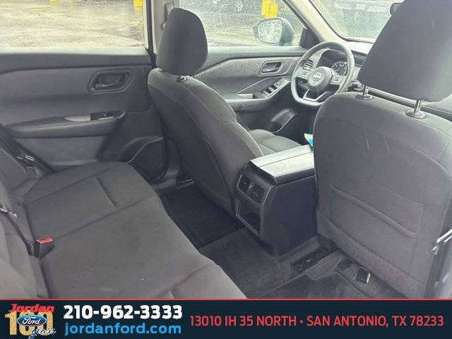 Used 2024 Nissan Rogue S FWD image 7
