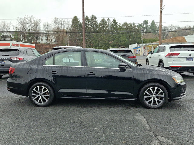 Used 2017 Volkswagen Jetta SE image 5