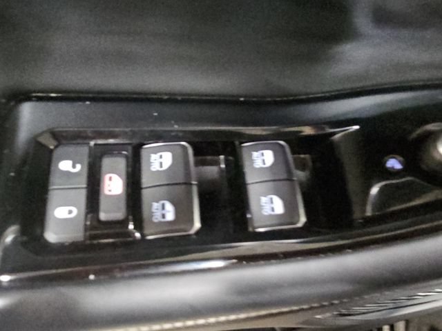 Used 2023 Jeep Grand Cherokee L Overland w/ Rear Seat Video Group I AWD/4WD image 13