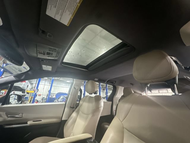 Used 2023 Toyota Sienna XLE FWD image 20