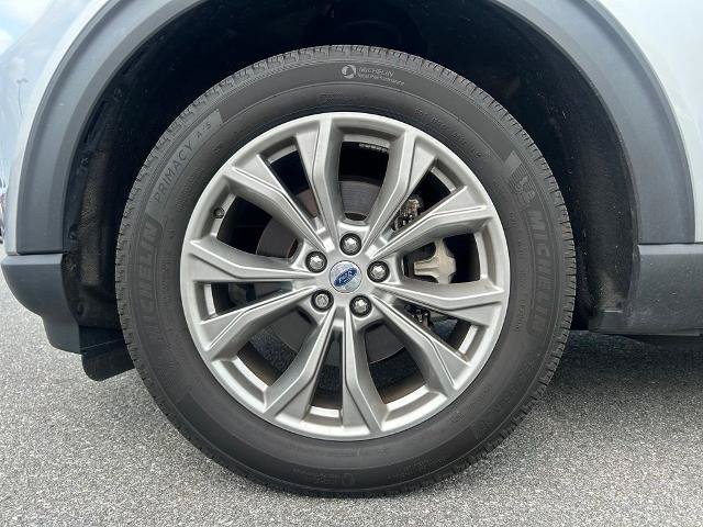 Certified 2022 Ford Explorer XLT w/ Equipment Group 202A AWD/4WD image 7