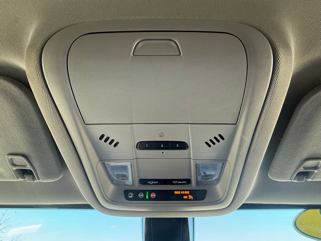 Used 2023 GMC Acadia SLT image 49