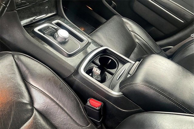 Used 2019 Chrysler 300 Limited image 14