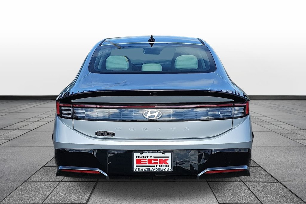 Used 2025 Hyundai Sonata SEL FWD image 6