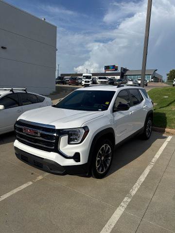 Used 2026 GMC Terrain Elevation w/ Elevation Premium Package FWD image 1