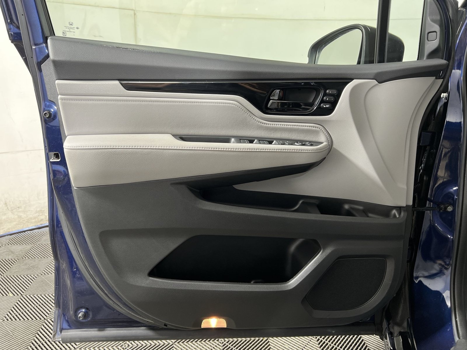 Used 2023 Honda Odyssey Touring image 14