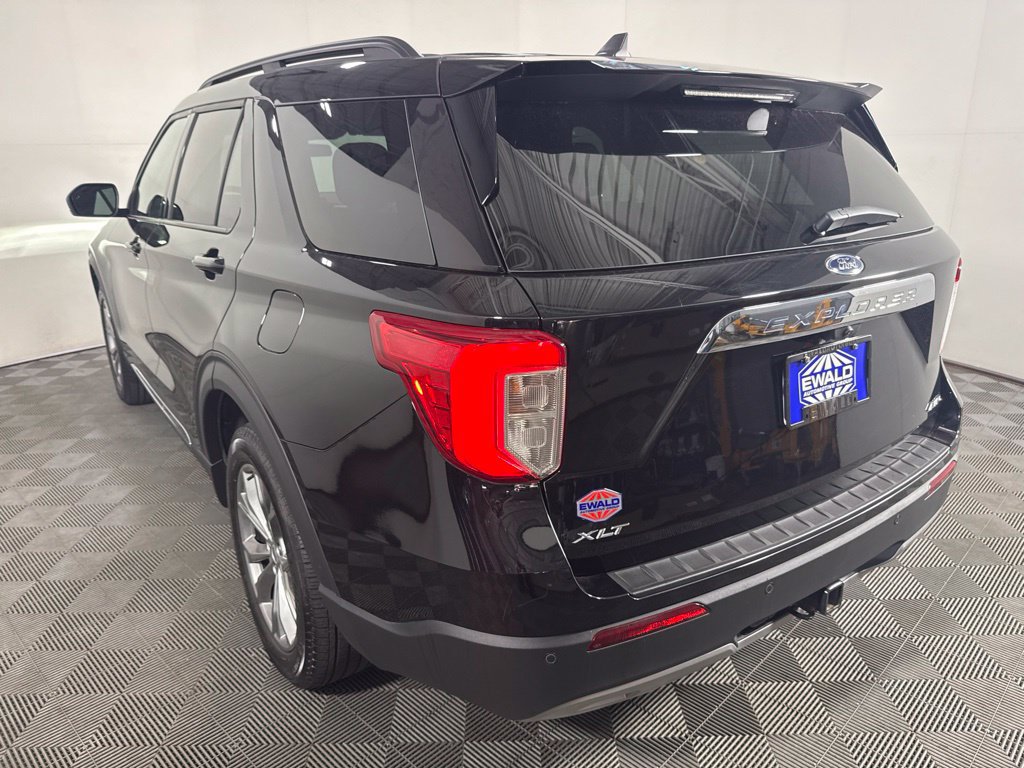 Certified 2023 Ford Explorer XLT w/ Equipment Group 202A AWD/4WD image 8