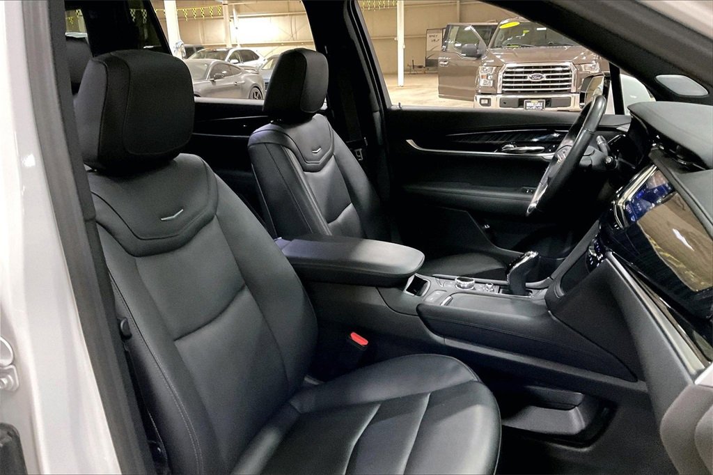 Used 2024 Cadillac XT6 Premium Luxury image 7
