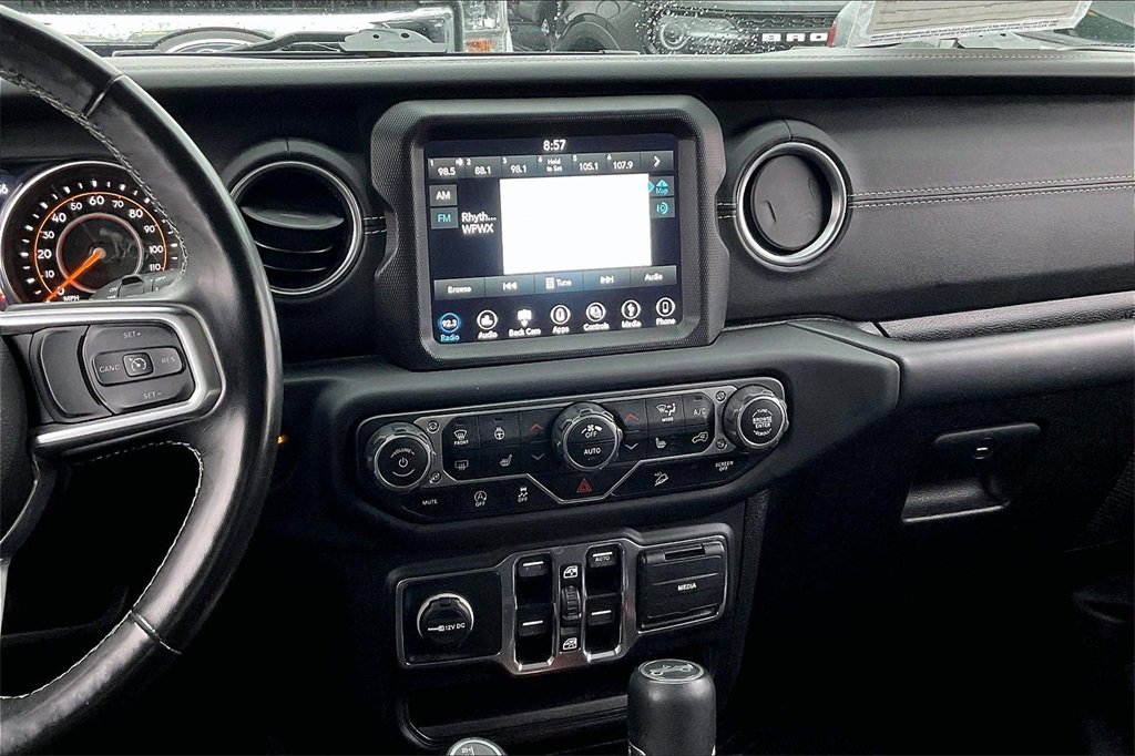 Used 2019 Jeep Wrangler Unlimited Sahara image 5