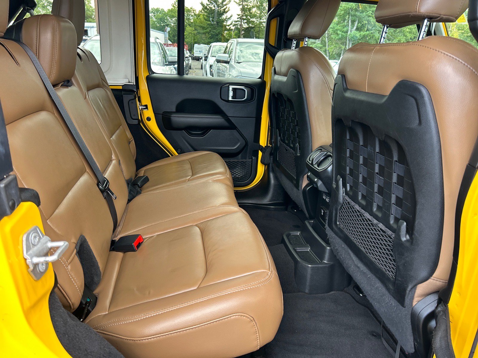 Used 2021 Jeep Wrangler Unlimited Rubicon w/ Cold Weather Group AWD/4WD image 19