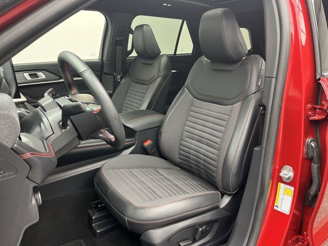 Certified 2025 Ford Explorer ST-Line w/ Premium Package AWD/4WD image 11