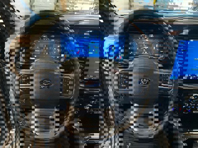 Certified 2025 Ford F150 Lariat w/ Equipment Group 502A High image 20