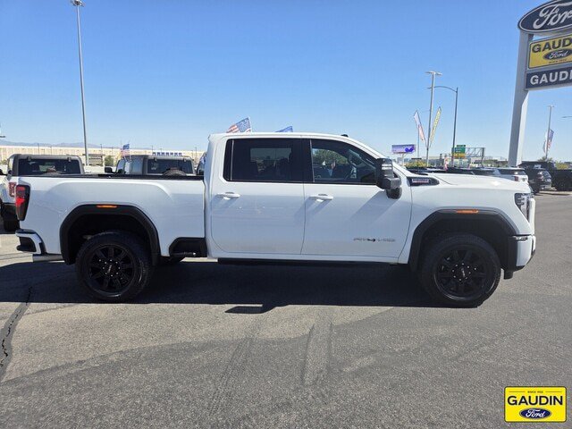 Used 2025 GMC Sierra 2500 AT4 w/ Technology Package AWD/4WD image 8
