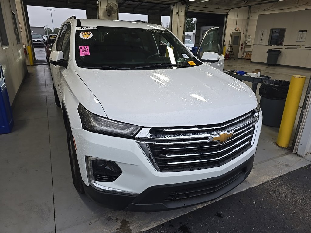 Used 2023 Chevrolet Traverse LT