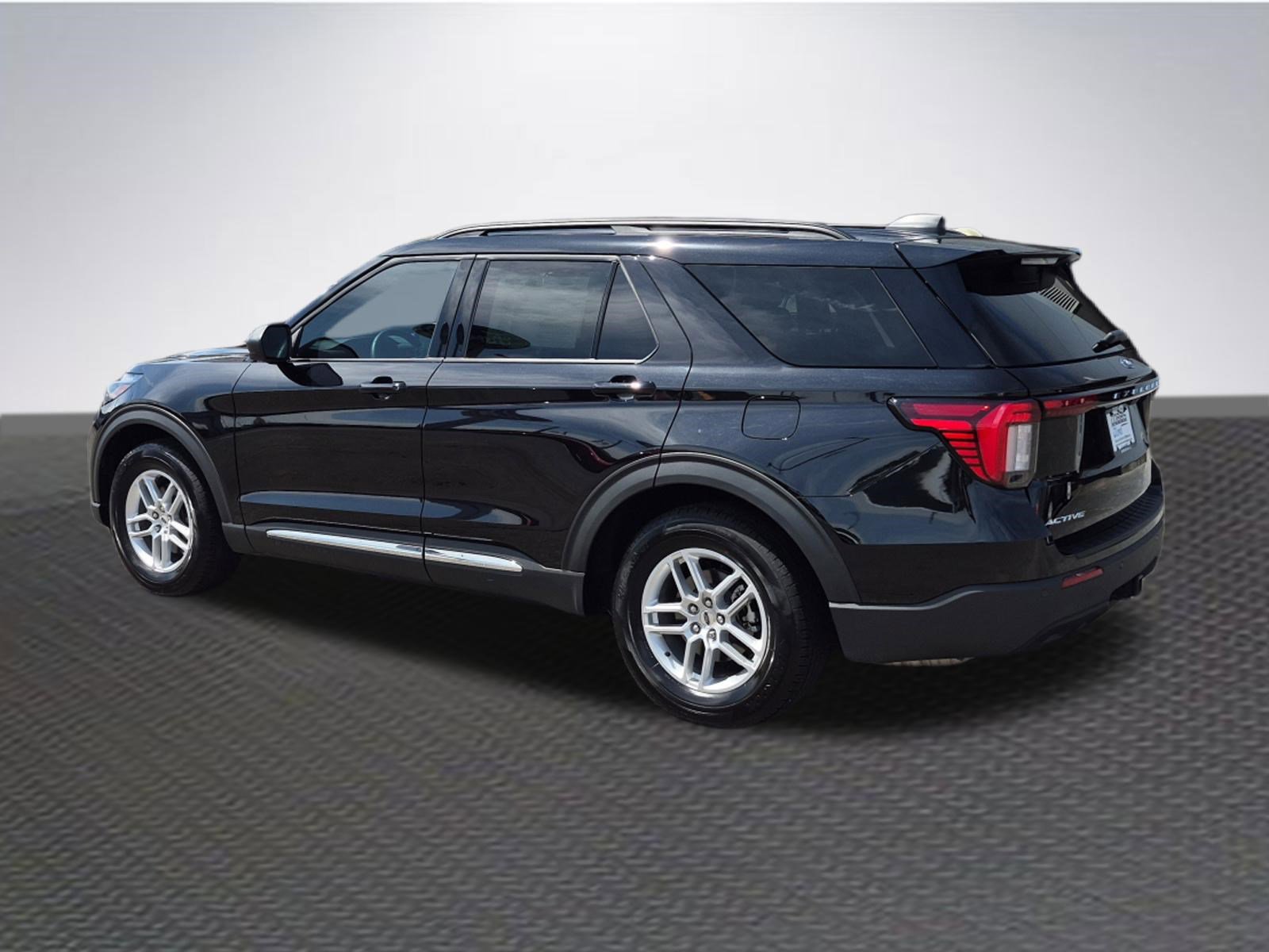 Certified 2025 Ford Explorer Active image 5