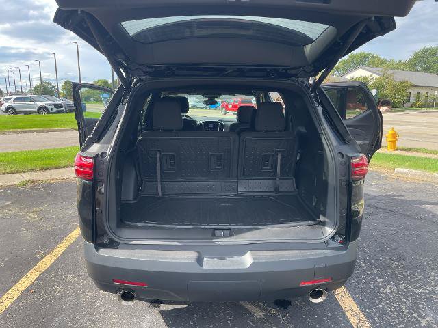 Used 2023 Chevrolet Traverse LT w/ LPO, Floor Liner Package AWD/4WD image 18