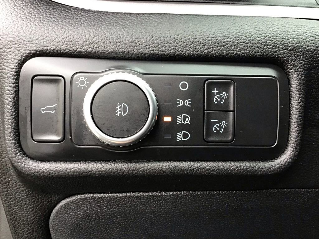 Certified 2022 Ford Explorer XLT w/ Equipment Group 202A image 23