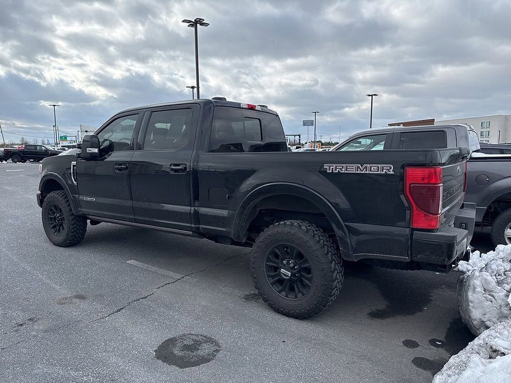 Certified 2022 Ford F250 Lariat w/ Tremor Off-Road Package image 3
