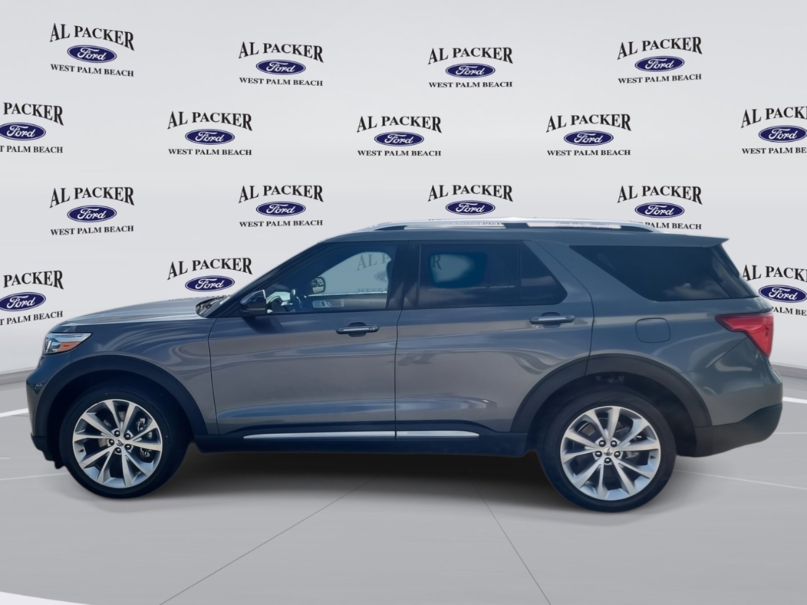 Certified 2023 Ford Explorer Platinum w/ Technology Package image 2