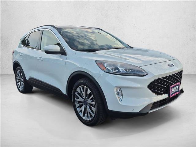 Certified 2020 Ford Escape Titanium w/ Titanium Premium Package 2.0 AWD/4WD image 3