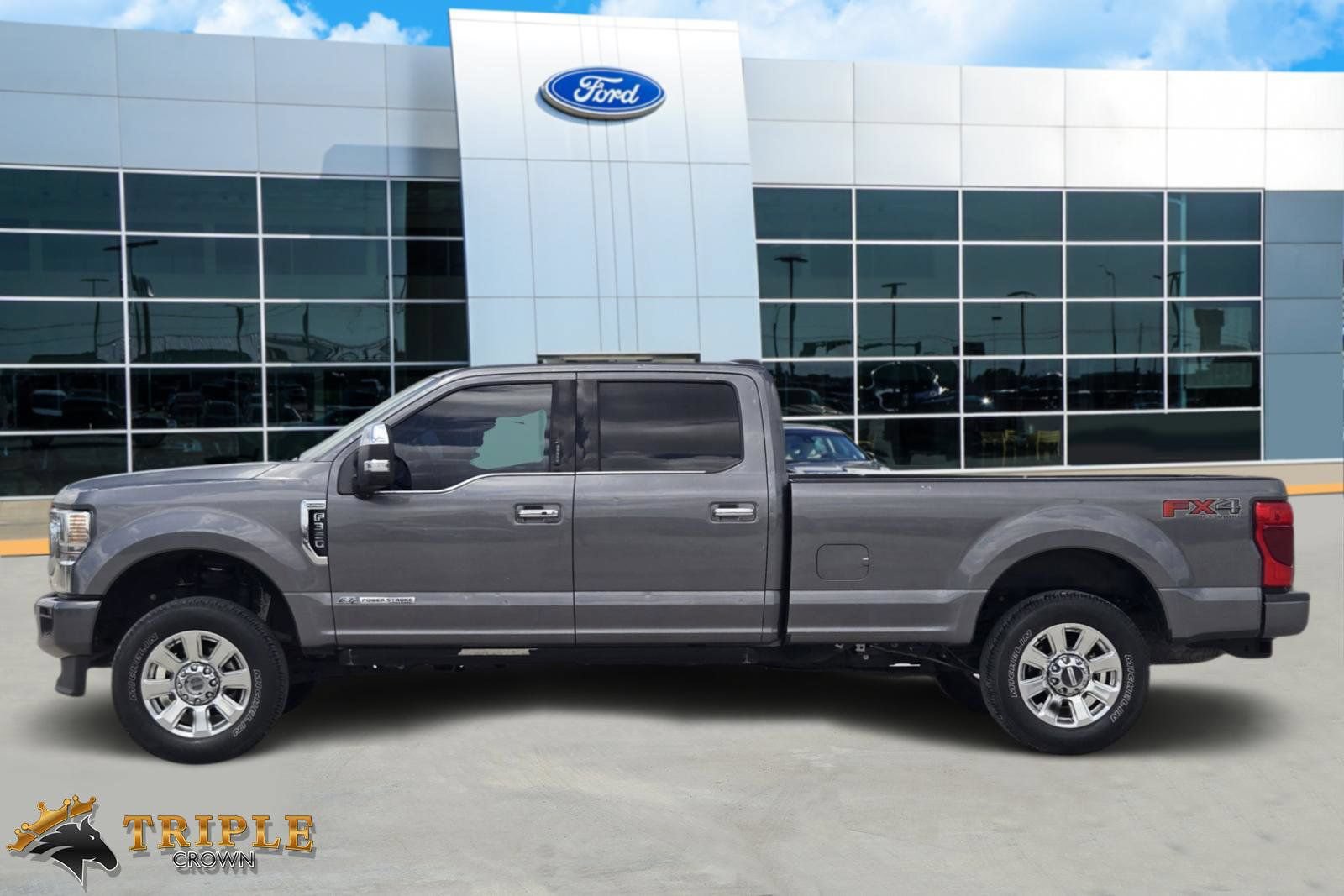 Certified 2022 Ford F350 Platinum AWD/4WD image 3