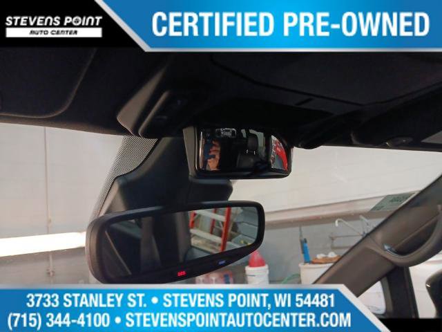 Used 2025 Chrysler Pacifica Limited image 28