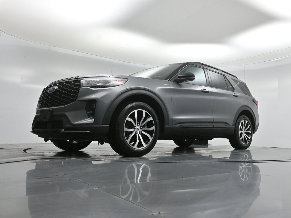 Certified 2025 Ford Explorer ST-Line image 47