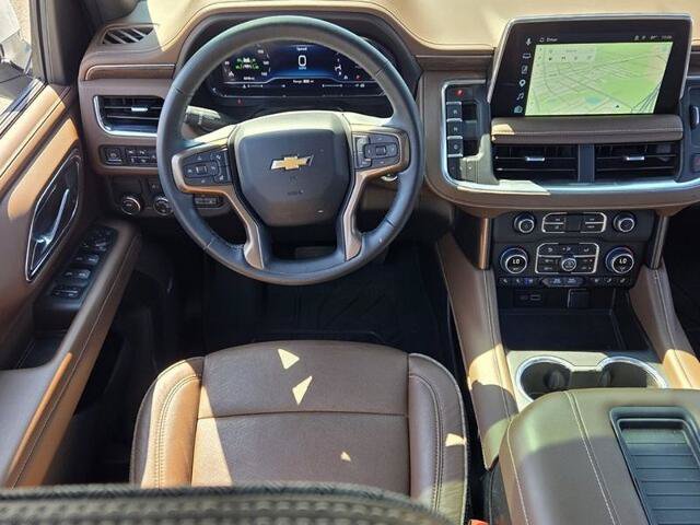 Used 2024 Chevrolet Suburban High Country w/ Premium Package RWD image 7