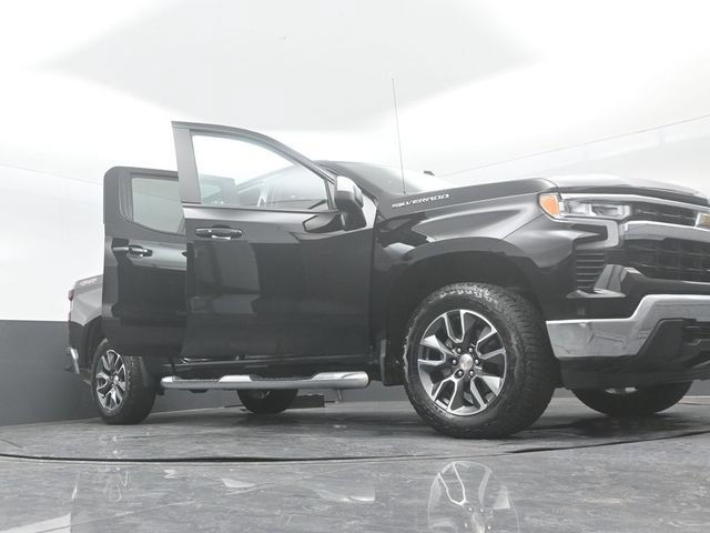 Used 2024 Chevrolet Silverado 1500 LT AWD/4WD image 30