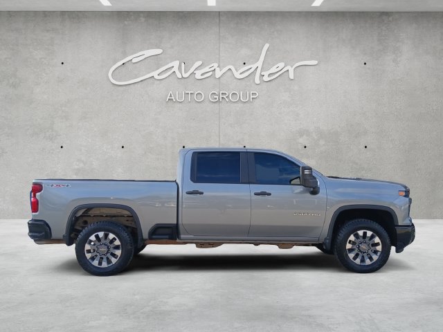 Used 2025 Chevrolet Silverado 2500 Custom w/ Custom Convenience Package AWD/4WD image 18