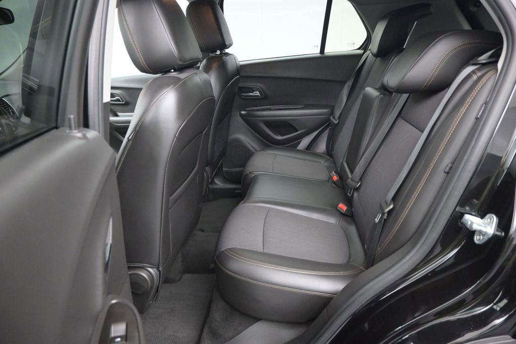 Used 2020 Chevrolet Trax LT w/ LT Convenience Package AWD/4WD image 12