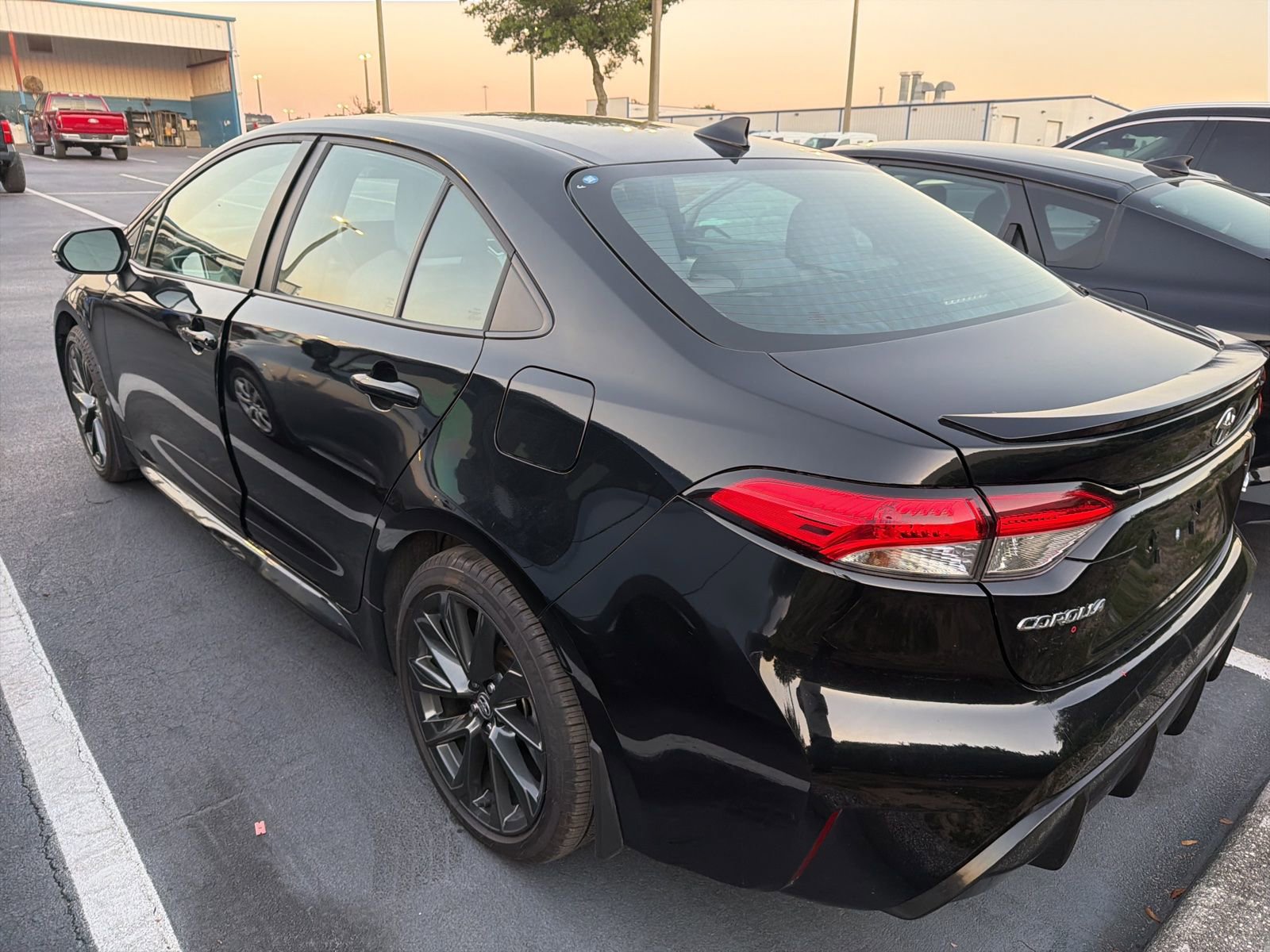 Used 2025 Toyota Corolla SE FWD image 5