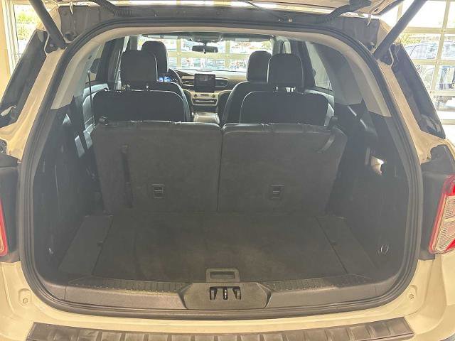 Certified 2022 Ford Explorer XLT w/ Equipment Group 202A AWD/4WD image 25