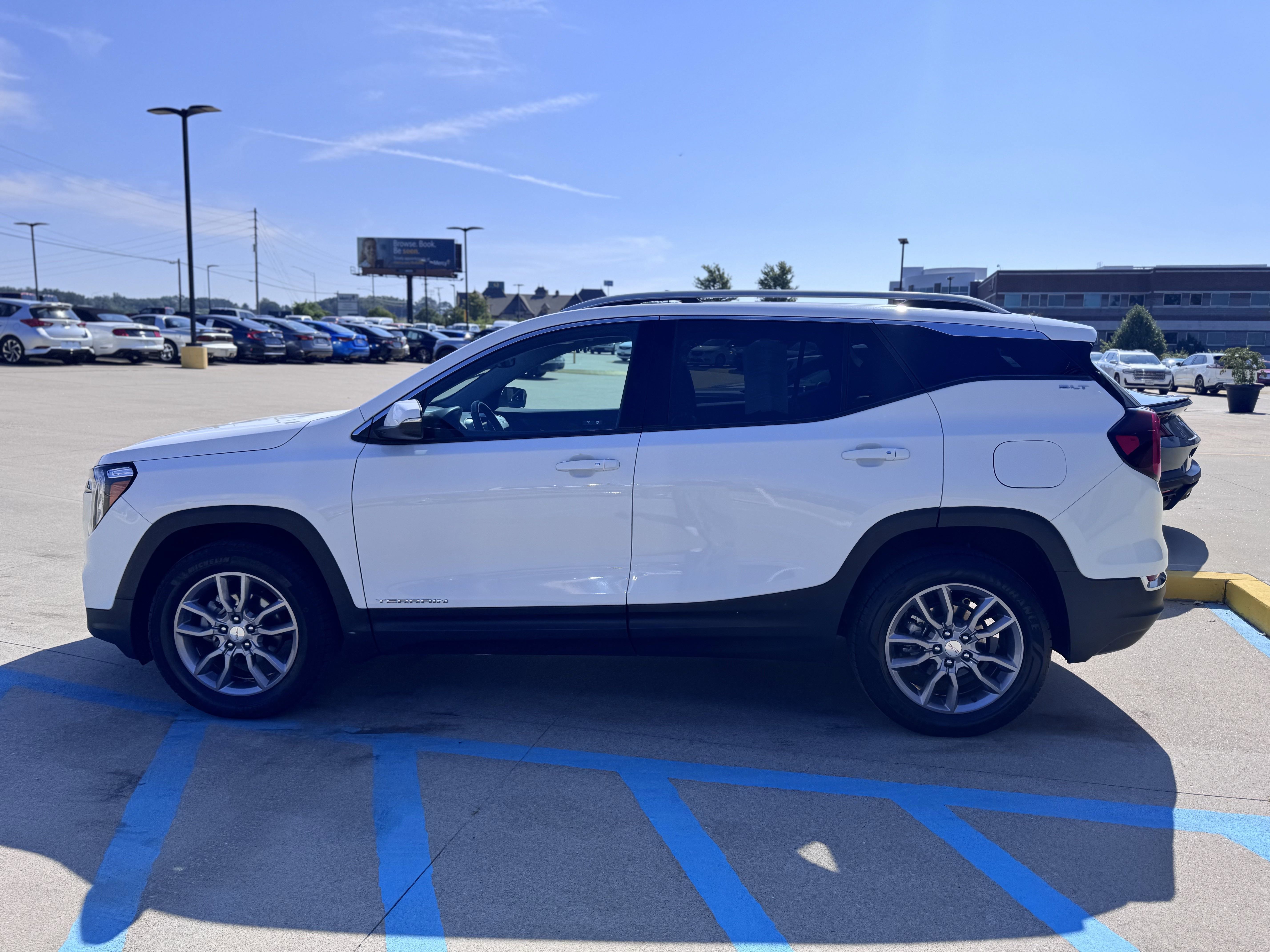 Used 2023 GMC Terrain SLT image 5