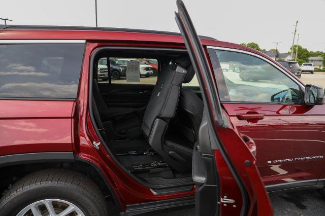Used 2024 Jeep Grand Cherokee L Laredo w/ Luxury Tech Group I AWD/4WD image 38