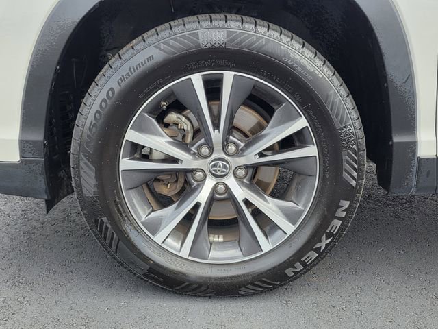 Used 2019 Toyota Highlander LE FWD image 29