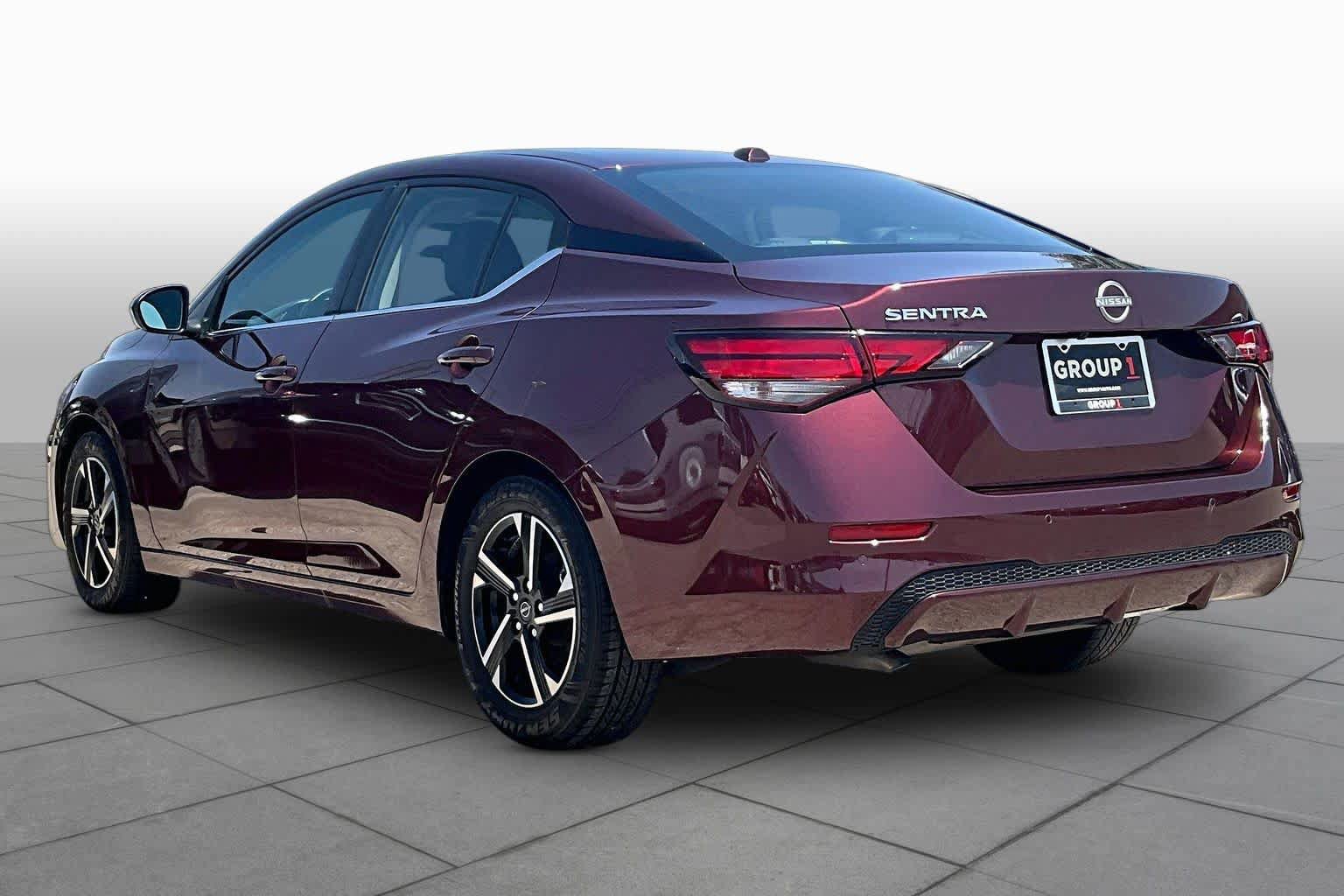 Used 2025 Nissan Sentra SV FWD image 11