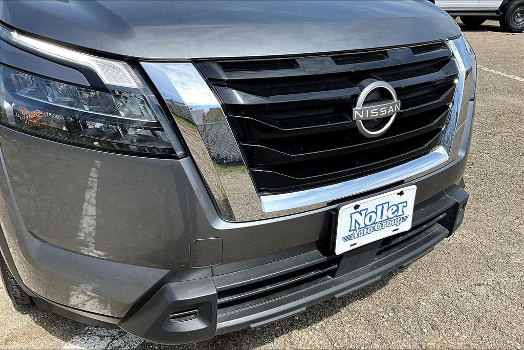 Used 2024 Nissan Pathfinder SV image 29