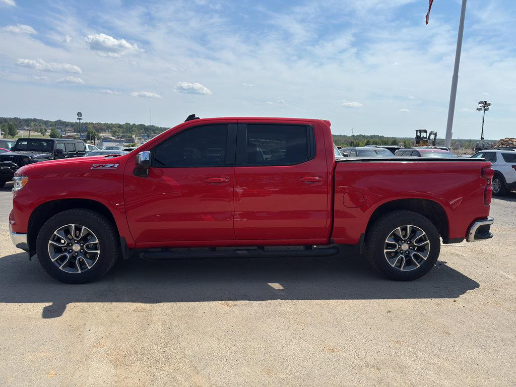 Used 2025 Chevrolet Silverado 1500 LT AWD/4WD image 8