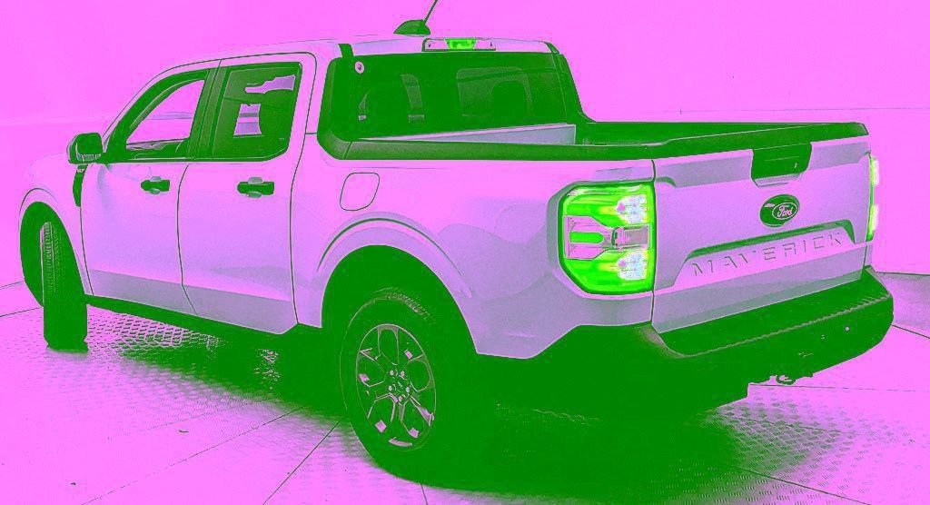Certified 2025 Ford Maverick XLT w/ Equipment Group 302A AWD/4WD image 4