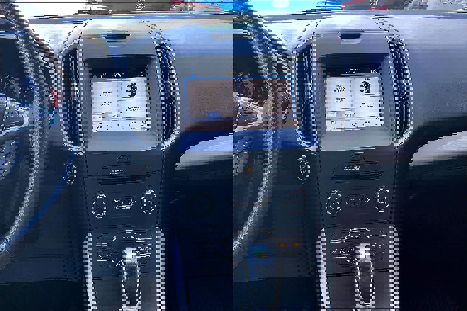 Certified 2018 Ford Edge SEL w/ Equipment Group 201A image 10