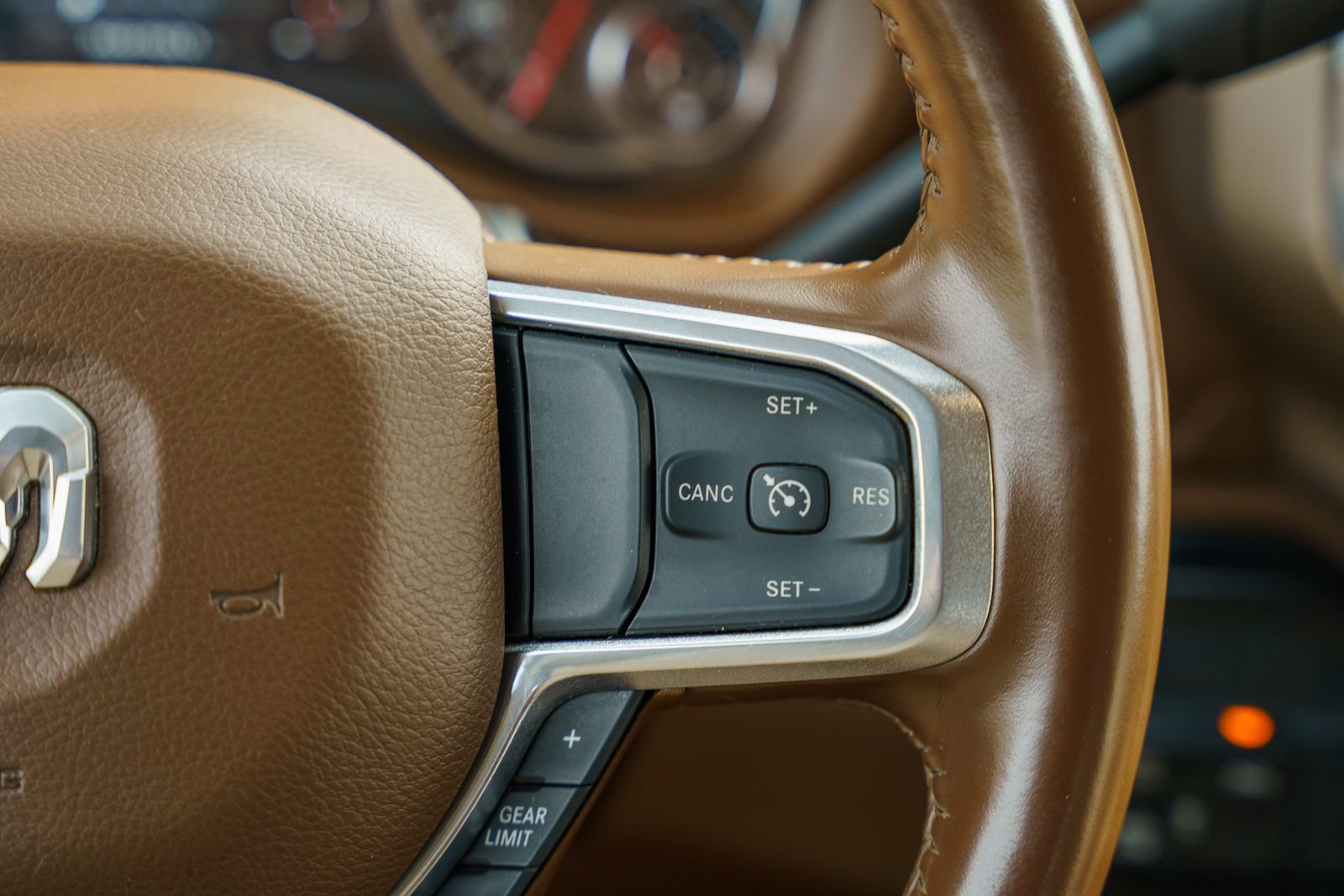 Used 2023 RAM 3500 Laramie AWD/4WD image 40