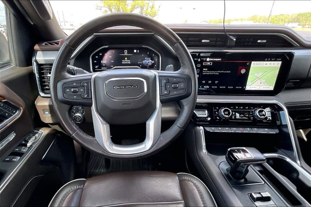 Used 2022 GMC Sierra 1500 Denali w/ Denali Reserve Package AWD/4WD image 8