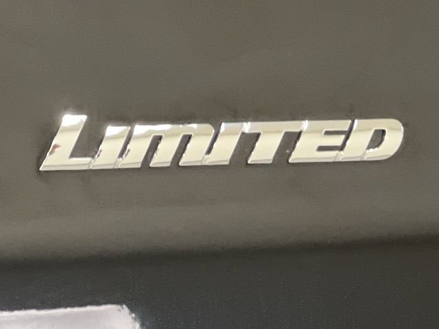 Used 2023 Toyota 4Runner Limited AWD/4WD image 17
