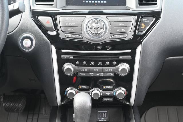 Used 2020 Nissan Pathfinder S AWD/4WD image 28